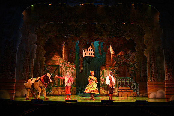 Swan Panto 2017