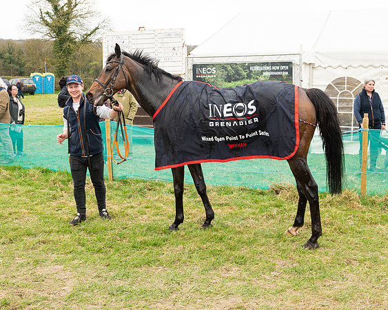 Race 5 - The Ineos Home Counties Grand National (110 of 133)