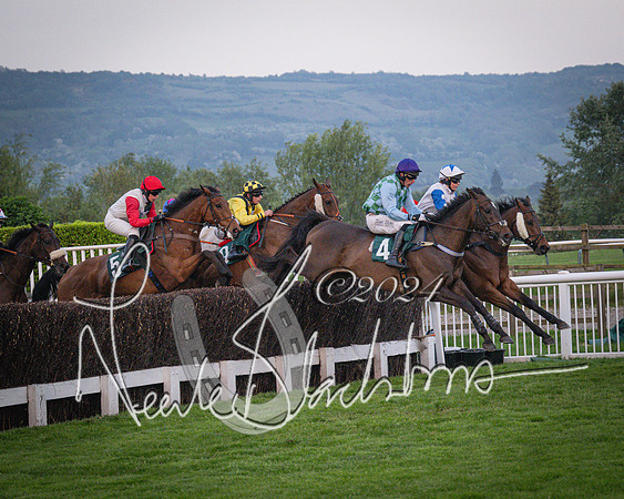 Race - 7 The Royal Gloucester Hussars Open Hunter's steeplechase 2m4f 127y (73 of 210)