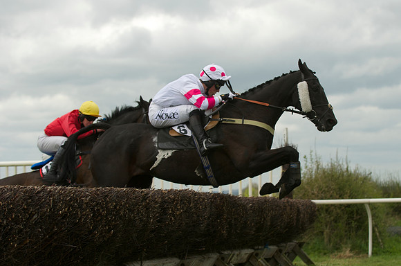 Kimblewick at Kimble Confined Hunts Race