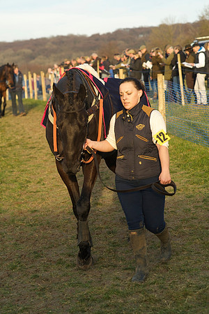 Race 7 - Redmills Intermediate  12