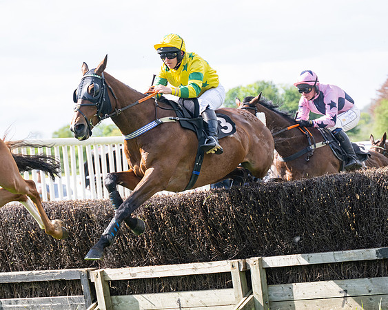 Race 4 -  2M4F Conditions  (58 of 102)