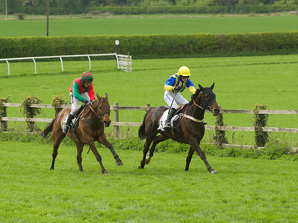 Kimblewick Point to Point at Kingston Blount Racecourse on Saturday 12th April 2014