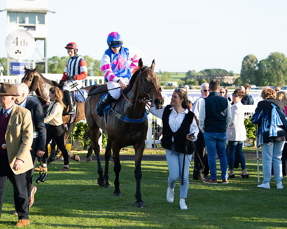 Race 5 - White Swan Hotel Handicap (54 of 80)
