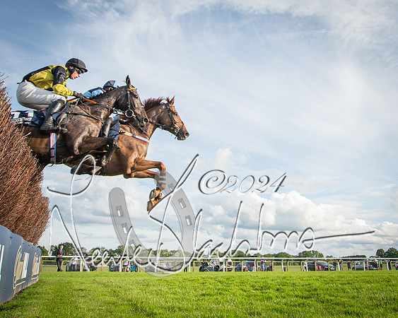 Race 3 - The pointtopoint.co.uk champion novices’ Hunter Chase (57 of 140)
