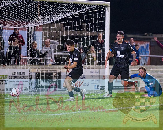 Chesham Utd 3 v 1 Chippenham Town (375 of 416)