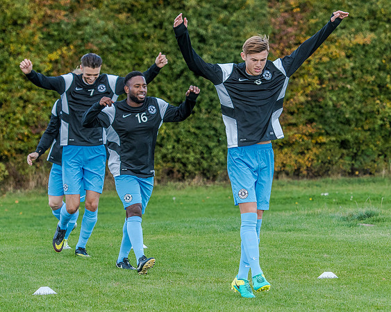 AFC Oaklands v Bengeo Trinity - Warm Up (26 of 109)