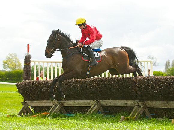 Kimblewick at Kimble Confined Hunts Race