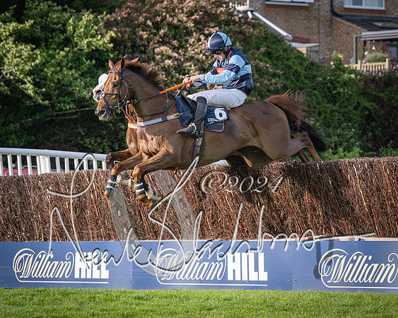 Race 3 - The pointtopoint.co.uk champion novices’ Hunter Chase (80 of 140)