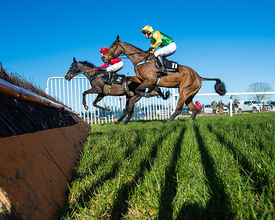 Race 5 - Novice riders (100 of 201)