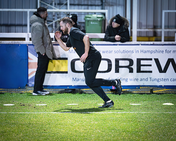 Farnborough 2 Chesham Utd 1 (31 of 368)