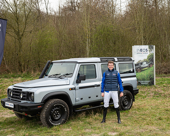 Race 5 - The Ineos Home Counties Grand National (131 of 133)