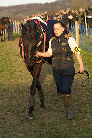 Race 7 - Redmills Intermediate  13
