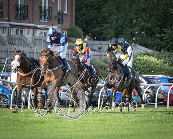 Race 3 - The pointtopoint.co.uk champion novices’ Hunter Chase (72 of 140)