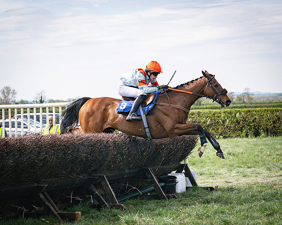 Race 3 - The Richardsons chartered Accountants Conditions Race [Level Three] for Novice Riders (100 of 117)