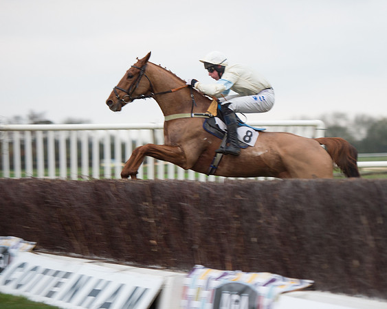 Race 6 - 2m4f Maiden 37