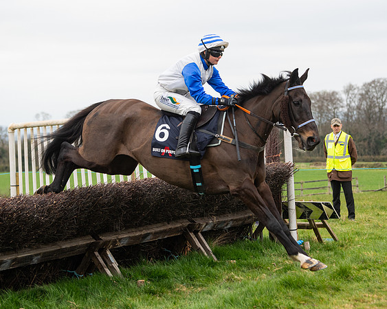Race 5 - The Ineos Home Counties Grand National (46 of 133)