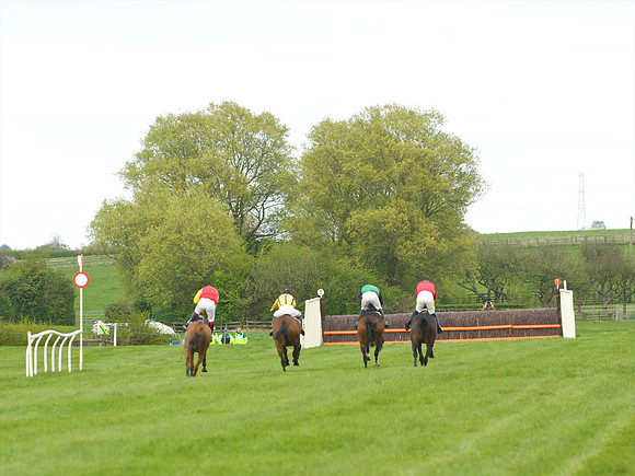 Kimblewick at Kimble Restricted Race