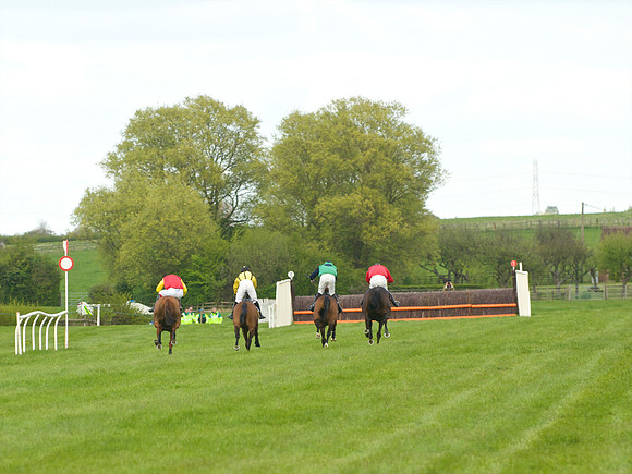 Kimblewick at Kimble Restricted Race