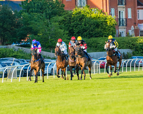 Race 5 - White Swan Hotel Handicap (21 of 80)